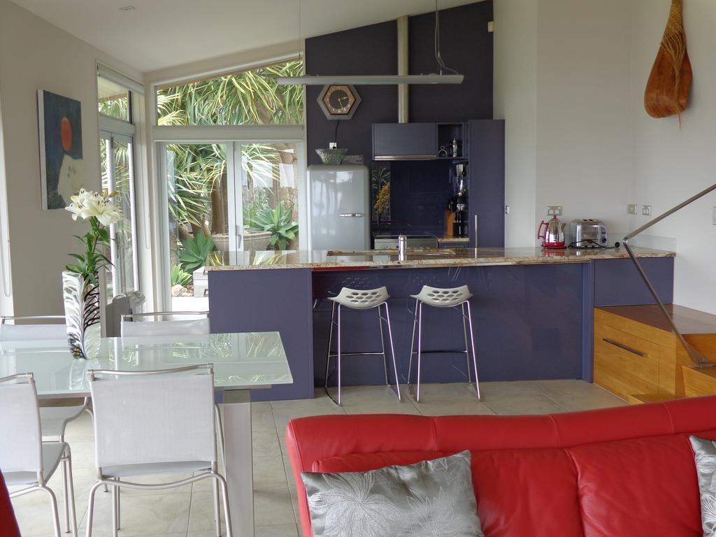 Nikau Apartments Waiheke Island Onetangi Exterior foto